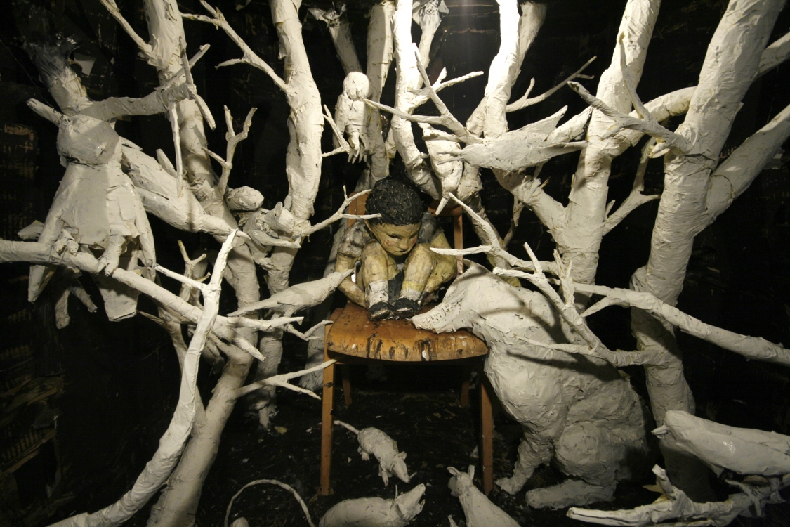 Videostills 'Der Kleinere Raum', 2009 (Collaboration of  Cristobal Leon and Nina Wehrle) Videostills 'Der Kleinere Raum', 2009 (Collaboration of  Cristobal Leon and Nina Wehrle)